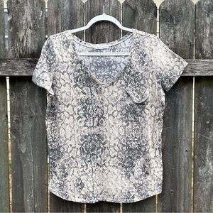 Socialite Snake‎ Print V-Neck Pocket T-Shirt Large